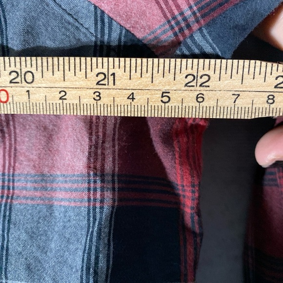 Columbia Red / Black Plaid Long Sleeve Button Up Shirt Men's Size Large - Picture 2 of 7